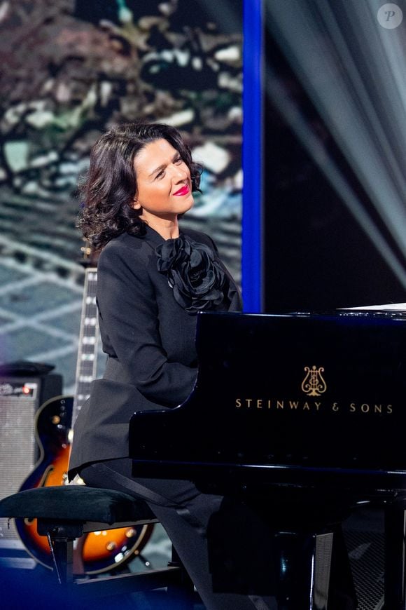 Exclusif - Khatia Buniatichvili sur le plateau de l’émission “Unis pour Mayotte” diffusée en direct sur France 2, qui a permis de récolter plus de 5 millions de dons le 17 décembre 2024.
© Pierre Perusseau / Bestimage