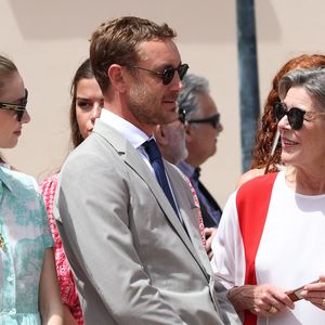 Beatrice Borromeo et son mari Pierre Casiraghi, la princesse Caroline de Hanovre lors du relais de la Flamme Olympique des Jeux olympiques d'été de Paris 2024 à Monaco, le 18 juin 2024. Paris se prépare à accueillir les XXXIIIèmes Jeux Olympiques d'été, du 26 juillet au 11 août 2024.  © Claudia Albuquerque / Bestimage
