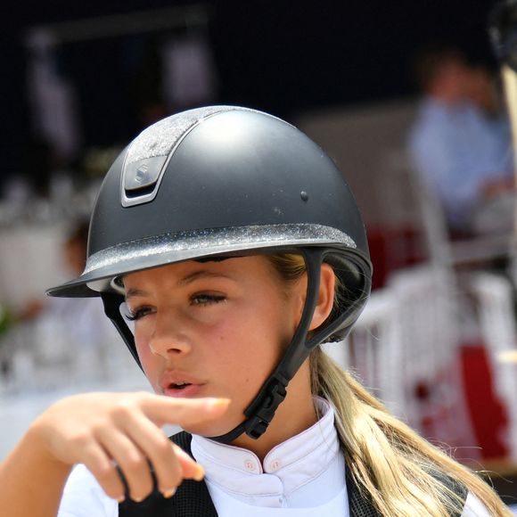 Laurie Lagrange, Giulia Sarkozy lors de la coupe Kids Cup L'Envol lors du Longines Paris Eiffel Jumping le 20 juin 2025

© Perusseau / Veeren / Bestimage