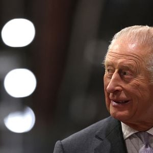 Le roi Charles III d'Angleterre, inaugure le dépôt du métro à Taff's Well, le jour de son 77ème anniversaire, le 14 novembre 2025. Photo par PA Photo/ Bestimage