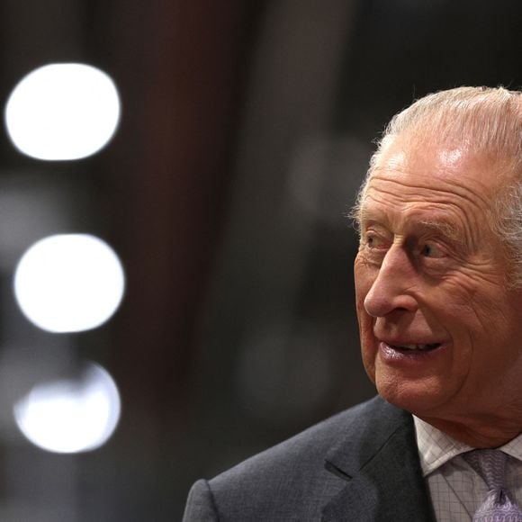 Le roi Charles III d'Angleterre, inaugure le dépôt du métro à Taff's Well, le jour de son 77ème anniversaire, le 14 novembre 2025. Photo par PA Photo/ Bestimage