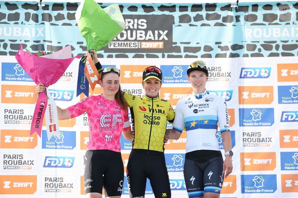 Pauline FERRAND-PREVOT vainqueure du Paris-Roubaix Femmes by Zwift, le 12 avril 2025 - photo Laurent Sanson / PsnewZ