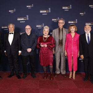 Christian Clavier, Michel Blanc, Josiane Balasko, Thierry Lhermitte, Marie-Anne Chazel, Gérard Jugnot et Bruno Moynot lors de la 46e cérémonie des César du cinéma à L'Olympia, le 12 mars 2021.

Photo : Thomas Samson / Pool / Abaca