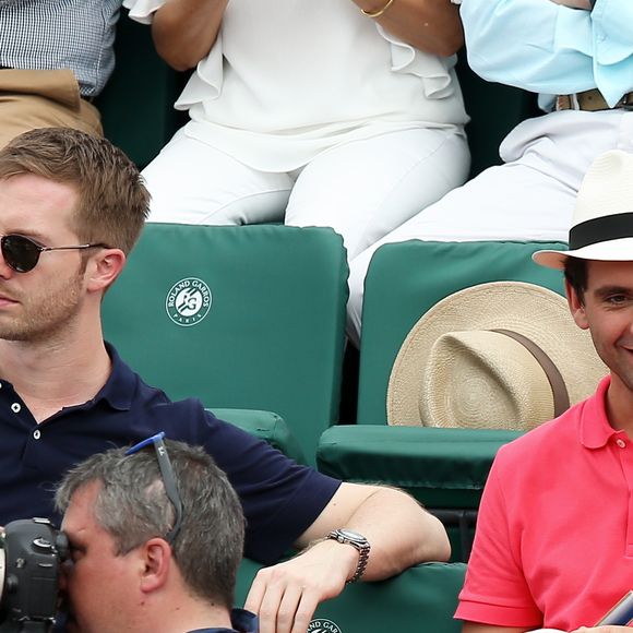 Le chanteur Mika et son compagnon Andy Dermanis - People dans les tribunes lors de la finale homme des Internationaux de Tennis de Roland-Garros à Paris le 11 juin 2017.
© Dominique Jacovides-Cyril Moreau / Bestimage