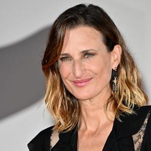 Camille Cottin est une actrice accomplie. 

Camille Cottin au 81ème Festival de Venise.