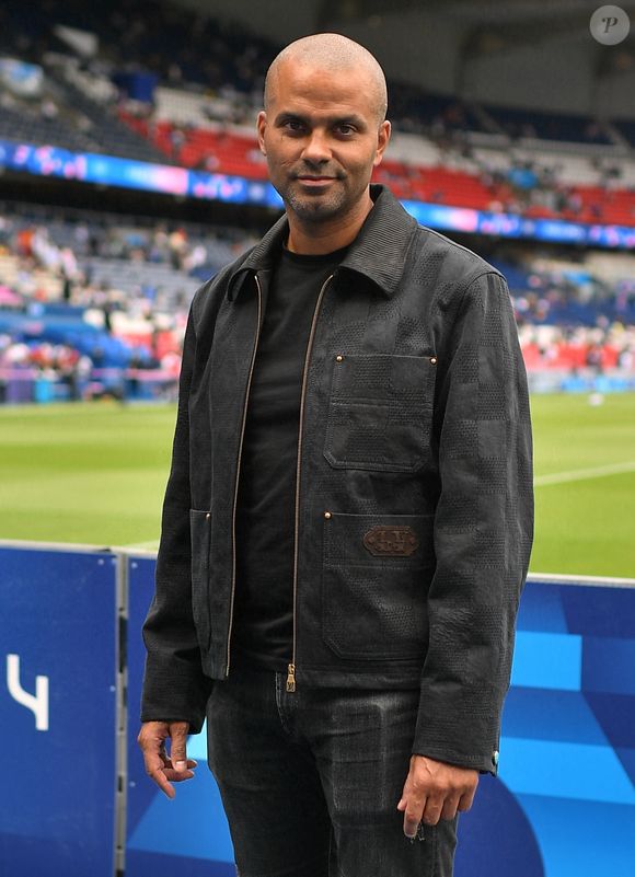 Tony Parker avant l'épreuve finale de football opposant la France à l'Espagne lors des Jeux Olympiques de Paris 2024 (JO) au Parc des Princes, à Paris, France, le 9 août 2024. © Jacovides-Perusseau/Bestimage