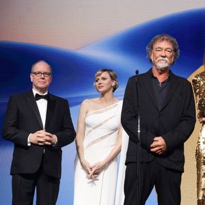 Le prince Albert II de Monaco, la princesse Charlene, Olivier Marchal lors de la cérémonie de clôture de la 63ème édition du Festival de Télévision de Monte-Carlo (63rd Golden Nymph) au Grimaldi Forum à Monaco le 18 juin 2024. © Claudia Albuquerque / Bestimage