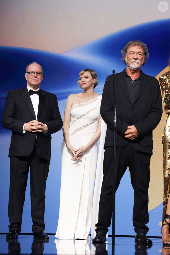 Le prince Albert II de Monaco, la princesse Charlene, Olivier Marchal lors de la cérémonie de clôture de la 63ème édition du Festival de Télévision de Monte-Carlo (63rd Golden Nymph) au Grimaldi Forum à Monaco le 18 juin 2024. © Claudia Albuquerque / Bestimage