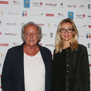 Didier Barbelivien et sa femme Laure - Gala de bienfaisance "Autistes sans frontières 92" à l'hôtel de ville de Levallois-Perret, le 26 mai 2016. © Denis Guignebourg/Bestimage