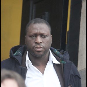 "Ca a été un combat permanent avec la famille. Je recevais des assignations à l'hôpital, en réanimation. Je n'avais pas envie de me battre pour des questions d'argent", assure-t-elle.
Mouss Diouf - Obsèques de Gérard Blanc au crématorium du Père Lachaise à Paris le 2 février 2009.
DOMINIQUE JACOVIDES / BESTIMAGE