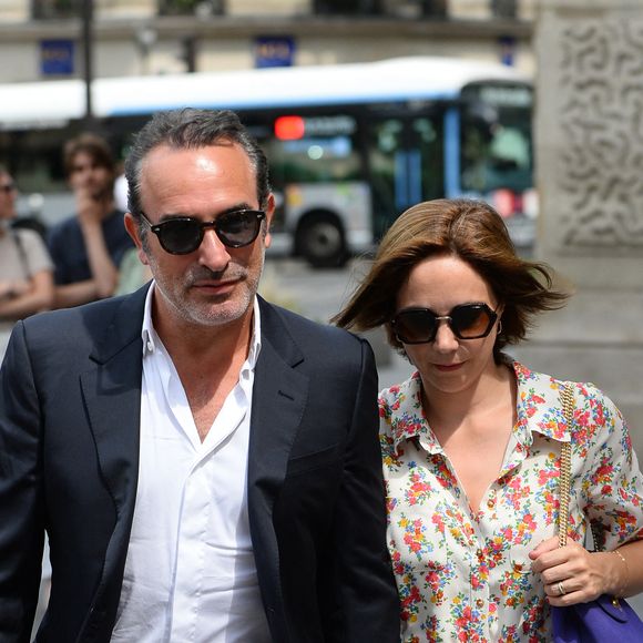 Nathalie Péchalat “dévastée” par le crash de Washington

Jean Dujardin et sa femme Nathalie Pechalat - Mariage de Claude Lelouch à la mairie du 18ème à Paris.