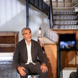 Exclusif - Ary Abittan pendant l’enregistrement d’Animaux Stars, présenté par B.Montiel et diffusé le 4 octobre 2025 sur Animaux TV, à Paris, France le 3 juillet 2025. © Jack Tribeca/Bestimage