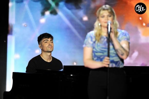 Ses proches et ses abonnés l'ont chaleureusement félicité pour cet excellent chrono.

Louane Emera et Florian Rossi - Enregistrement de l'émission "La soirée extraordinaire : La musique comme vous ne l'avez jamais vue", qui sera diffusée le 30 juin sur M6.
© Gaffiot-Moreau / Bestimage