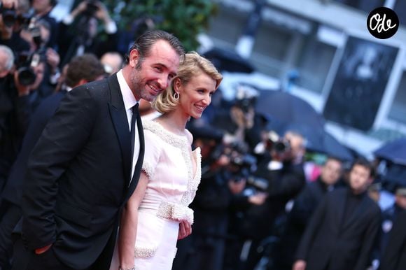 Alexandra Lamy et Jean Dujardin- Montée des marches du film Thérèse Desqueroux pour la cérémonie de clôture du 65e festival du film de Cannes le 27 mai 2012JACOVIDES-BORDE-MOREAU / BESTIMAGE