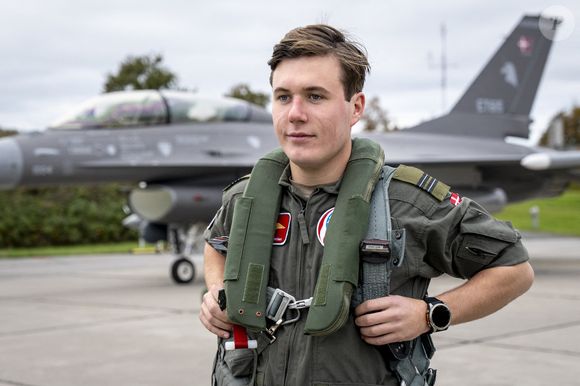 Le Prince héritier Christian vole à bord d'un avion F-16 depuis la caserne de Skrydstrup, le lundi 13 octobre 2025. Ce vol est l'un des derniers vols d'entraînement quotidiens pour l'avion de chasse F16. Plus tard dans l'année, le F-16 sera remplacé par le F-35, qui n'a de place que pour le pilote.  Photo by Ida Marie Odgaard/Ritzau Scanpix/ABACAPRESS.COM