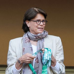 Les petites filles de Stéphanie de Monaco, Victoire et Constance, sont désormais les stars d’une tribu attendrissante...

La princesse Stéphanie de Monaco - La famille princière de Monaco assiste au match de football Racing Stars Football Cup opposant les pilotes Nazionale Piloti contre les Barbagiuans au stade Louis II à Monaco. © Claudia Albuquerque/Bestimage