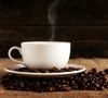 Une étude publiée dans Nature Communications s'intéresse aux effets du café sur le microbiote intestinal.

Photo prise par Mike Kenneally / Unsplash