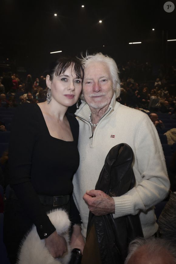 Hugues Aufray avec sa femme Murielle Mégevand au concert d’Enrico Macias pour sa tournée La Fête Continue ! dans la salle de spectacle Le Dôme de Paris - Palais des Sports à Paris, France, le 15 mars 2025. © Jack Tribeca/Bestimage