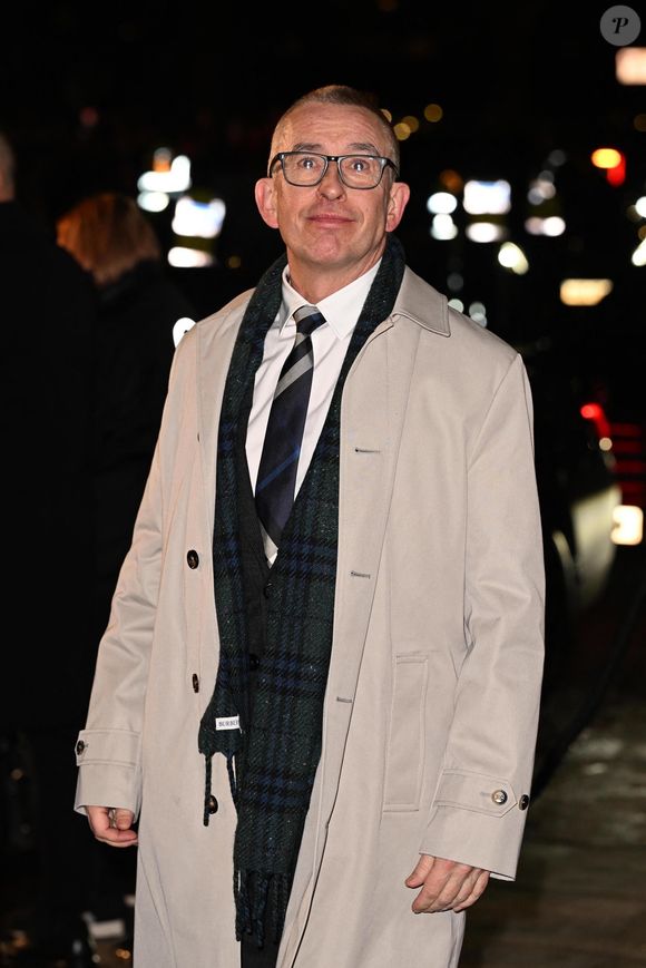 BGUK_3162301 - Londres, ROYAUME-UNI - Des célébrités arrivent au défilé Burberry Automne/Hiver 2025 lors de la semaine de la mode à Londres.



Sur la photo : Steve Coogan