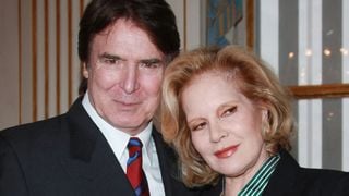 "Tony Scotti est dans l'ombre mais..." : Comment le mari de Sylvie Vartan a lui aussi bâti une solide carrière, notamment avec une série culte ?