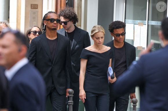 Audrey Crespo-Mara et ses fils Sekou et Lamine - Arrivées aux obsèques de Thierry Ardisson en l’église Saint-Roch de Paris, France, le 17 juillet 2025. © Clovis-Jacovides/Bestimage