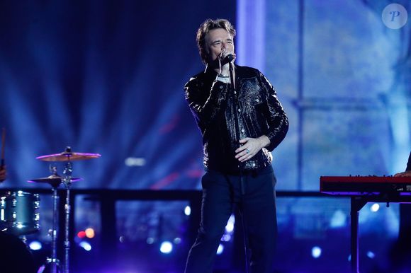 David Hallyday lors de l’émission "La grande soirée du 31 décembre de Paris" diffusée sur France 2 sur les Champs-Elysées à Paris, France, le 31 décembre 2024.  © Clovis-Tribeca/Bestimage