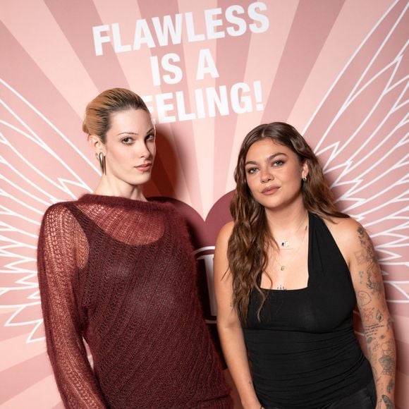 Invitée de la soirée, la chanteuse Louane a immédiatement capté tous les regards.

Gigi Goode, Louane Emera au photocall du dîner intimiste organisé par Charlotte Tilbury dans le cadre de l'événement AFF à Paris, le 15 septembre 2026. 

© Pierrick Rocher/BFA.com/Backgrid/Bestimage