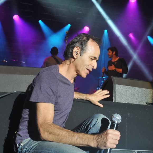 Exclusif - Jean-Jacques Goldman - Vente aux enchères à l'occasion du 20ème anniversaire du spectacle "Les Vendanges du Coeur" à Ouveillan, près de Narbonne (Aude) au profit des "Restos du Coeur" le 20 juillet 2014.