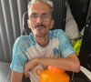 Resté immobile de longues minutes, il n’a pas réagi aux appels de ses spectateurs ni à la tentative de son ami Owen de le réveiller, avant que le live ne soit interrompu.

Le streamer français Jean Pormanove, dit "JP", est mort.