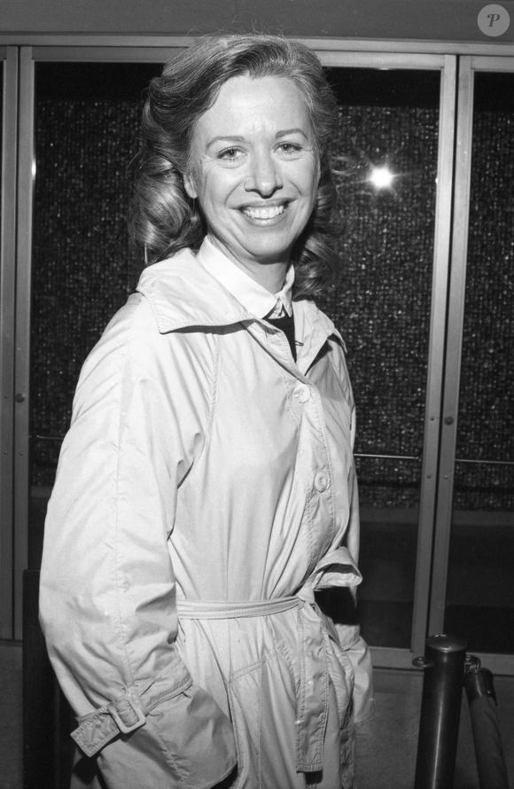 Par la suite, Polly Holliday a déménagé à New York dans les années 1970 et a obtenu son premier rôle à Broadway dans All Over Town, dirigé par Dustin Hoffman

archives : Polly Holliday est décédée à l'âge de 88 ans. @Backgrid USA / Bestimage