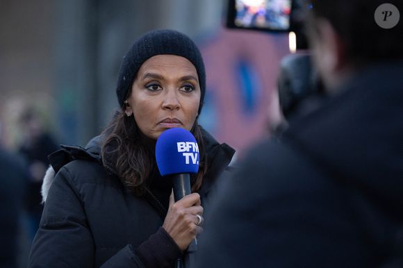 Karine Le Marchand soutient les agriculteurs sur le barrage de l'Autoroute A4 à hauteur de Jossigny en Seine et Marne le 29 Janvier 2024. Comme elle l'avait annoncé la semaine dernière, l'animatrice de l'émission "L'amour est dans le pré", Karine Le Marchand, a amené près de 200 croissants aux agriculteurs sur un barrage sur l'autoroute A4.
© Jeremy Melloul - Pierre Perusseau / Bestimage