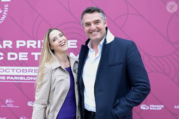 Côté vie privée, il partage la vie de Claire Francisci depuis de nombreuses années

Arnaud Ducret et sa femme Claire Francisci au prix Qatar Arc de Triomphe à l'Hippodrome de Longchamp le 6 octobre 2024  

© Rachid Bellak / Bestimage