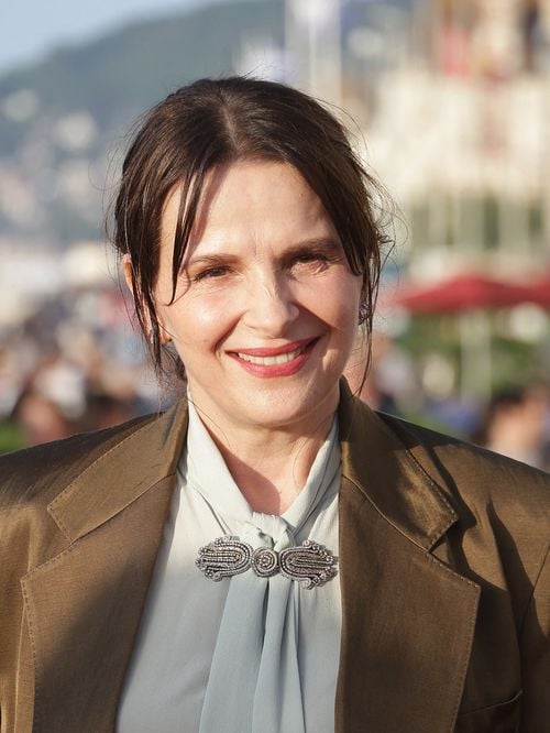 Juliette Binoche, 62 ans, ne peut pas se passer de ce sport pour garder la forme : "Je prends des cours collectifs, tous les jours si je peux"