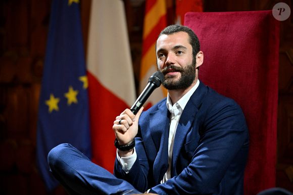 Louis Sarkozy, l'essayiste franco-américain, journaliste et candidat déclaré au poste de maire de la ville frontalière de Menton, était présent à Nice pour une conférence dans le cadre des Journées Impériales, le 4 octobre 2025. © Bruno Bebert / Dominique Jacovides / Bestimage