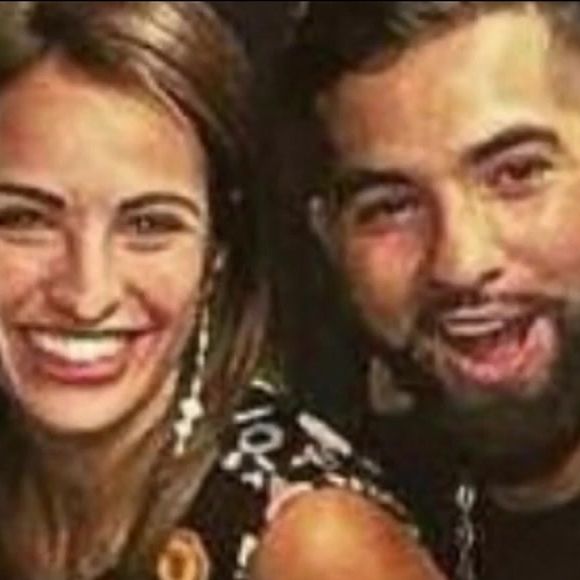 Il explique à quel point sa vie aux côtés de sa femme et ses enfants le comble de bonheur : "On se regarde, on est enfin réunis tous les quatre, on est une famille".

Photo de Kendji et Soraya Miranda partagée dans le reportage "Kendji Girac : révélations sur la face cachée du chanteur".

Photo : issue d'un documentaire de RMC Story