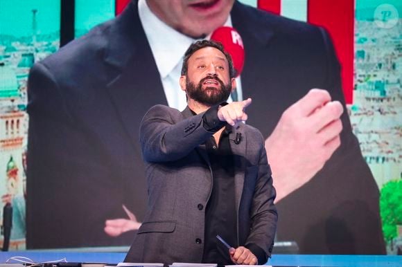 Exclusif - Cyril Hanouna, sur le plateau de l’émission « TPMP » présentée par C.Hanouna et diffusée en direct sur C8, Paris, France, le 08 janvier 2025. © Jack Tribeca / Bestimage