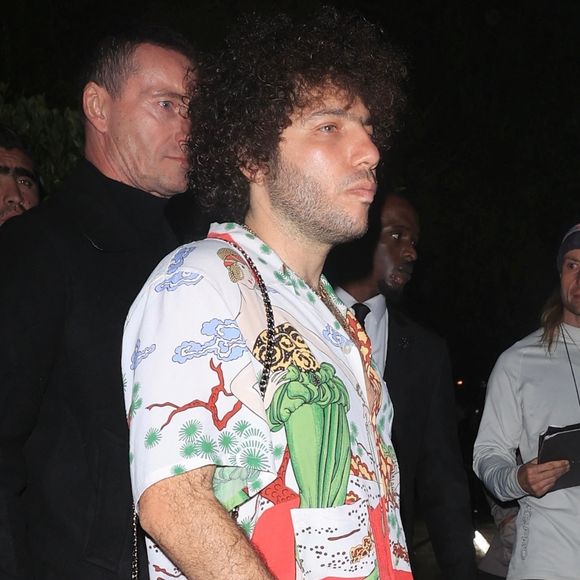 Lors de cette journée inoubliable, les deux mariés portaient du Ralph Lauren.

Benny Blanco à San Vicente Bungalows à West Hollywood