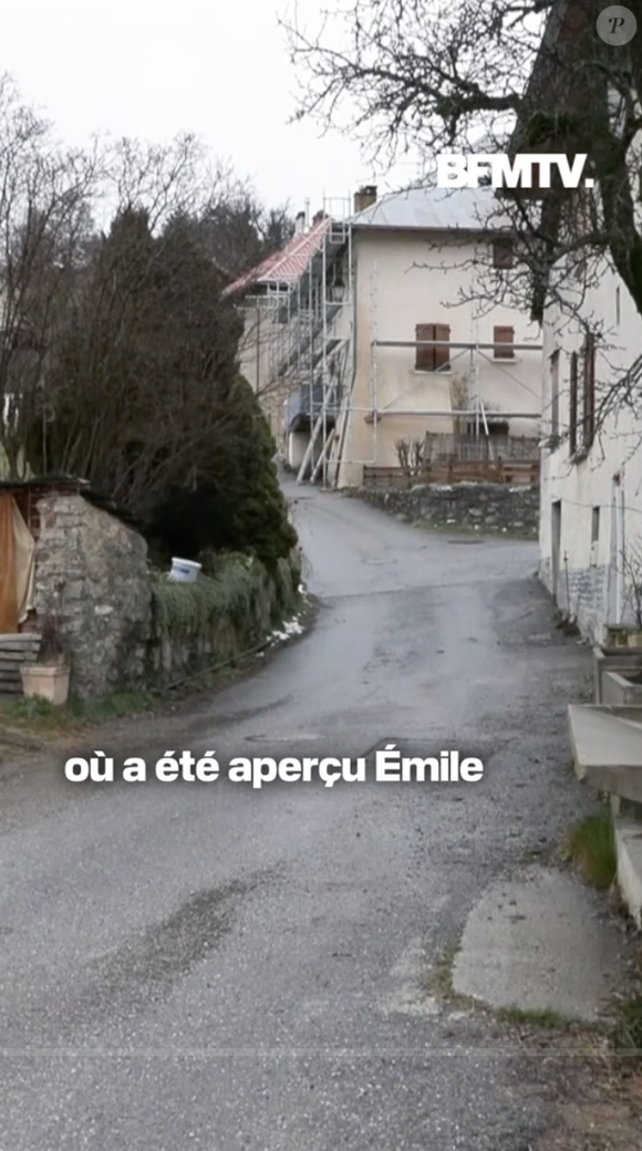 cet objet qui a été saisi il y a une semaine. Une vidéo qui fait froid dans le dos et qui nous permet de nous rendre compte de ce que vivent les habitants au quotidien sur place. 

BFMTV dévoile des images de l'intérieur du village du Haut-Vernet où a disparu Emile, 2 ans.