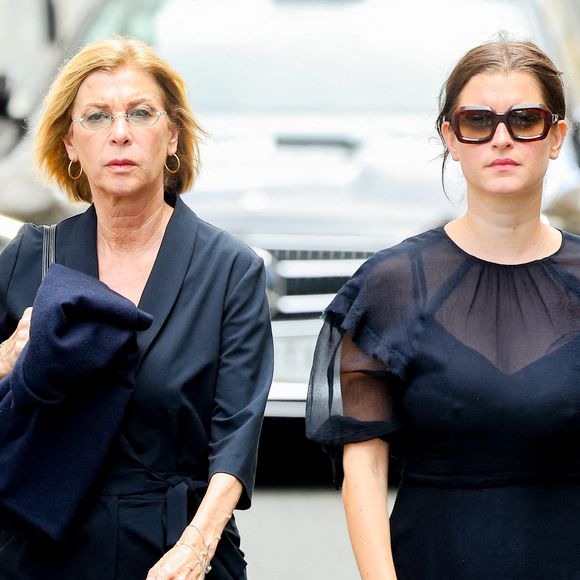 Après la disparition de Bernadette Chirac, l’heure était à l’hommage en la basilique Sainte-Clotilde.

Michèle Laroque et sa fille Oriane Deschamps aux funérailles de B. Chirac à la basilique Sainte-Clotilde à Paris (7e). 
© Jacovides / Liewig / Bestimage