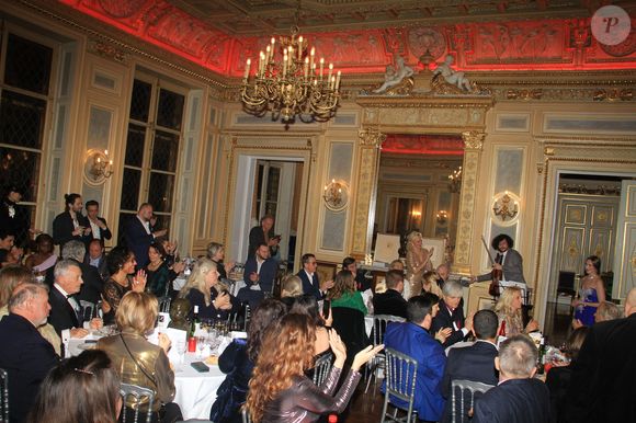 Il l’avait acheté 4,5 millions d’euros dix ans plus tôt.

Illustration lors de la soirée du nouvel an orthodoxe au Palais Vivienne à Paris le 15 janvier 2023.
© Philippe Baldini / Bestimage