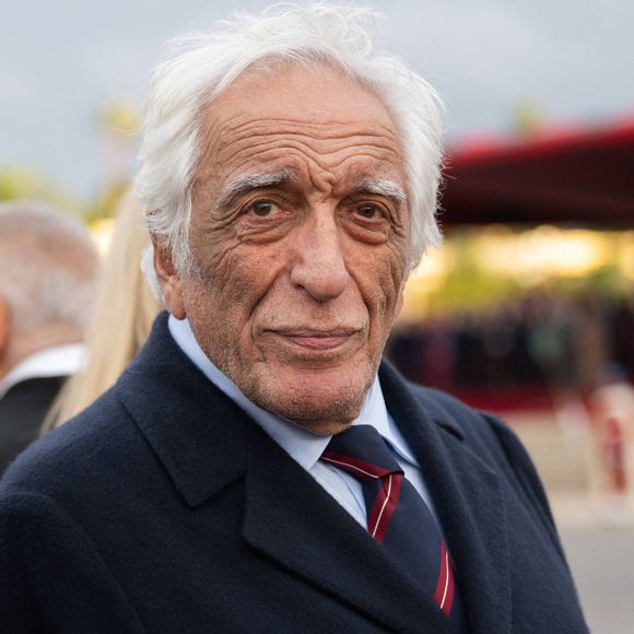 Le Festival du 1er film de La Ciotat, dans les Bouches-du-Rhône, a annoncé vendredi le retrait de Gérard Darmon de la présidence de son jury, à quelques semaines de l’ouverture de l’événement

Gérard Darmon - La délégation française et les personnalités accompagnant le président de la République Emmanuel Macron lors de sa visite d'Etat de trois jours au Maroc
© Jeanne Accorsini / Pool / Bestimage