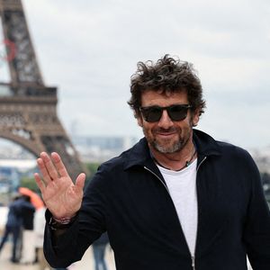 Patrick Bruel arrive au Trocadéro avant la cérémonie d'ouverture des Jeux Olympiques d'été de Paris. Photo par Christophe Petit Tesson/PA/ABACAPRESS.COM