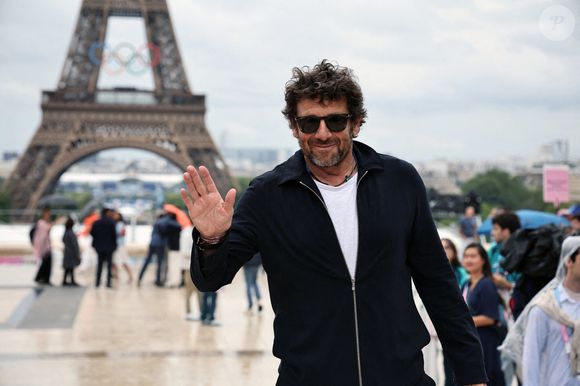 Patrick Bruel arrive au Trocadéro avant la cérémonie d'ouverture des Jeux Olympiques d'été de Paris. Photo par Christophe Petit Tesson/PA/ABACAPRESS.COM