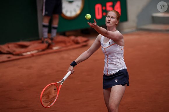 La Belge Alison Van Uytvanck lors des Internationaux de France de Tennis de Roland Garros 2022, le 25 mai 2022. © Aurélien Morissard / Panoramic / Bestimage