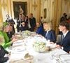 Alors que le temps passe, son époux Emmanuel Macron en étant à son deuxième mandat à l'Elysée, la Première dame, elle, ne bouge pas.
La reine Mathilde de Belgique, le directeur artistique belge, Nicolas Di Felice, la Première dame Brigitte Macron et l'animatrice de télévision belge Tatiana Silva lors déjeuner de travail avec les acteurs français et belges de l'industrie créative et culturelle à l'Hôtel de Ville de Paris, France, le 15 octobre 2024, le deuxième jour de la visite officielle du couple royal belge en France. © Didier Lebrun/Pool/Photonews/Bestimage