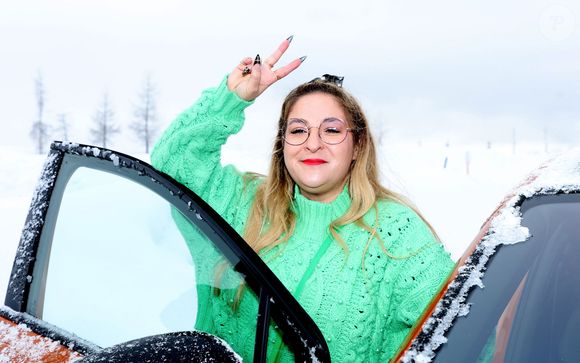 Marilou Berry - Les célébrités prennent le volant sur le circuit sur glace Skoda dans le cadre du 27ème festival International du Film de Comédie de l'Alpe d'Huez, le 19 janvier 2023. 
© Dominique Jacovides / Bestimage