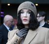 "Une femme au service de l'autre pour l'instruire, le nourrir avec affection et exigence tout au long de sa carrière d'enseignante."

Isabelle Adjani - Les célébrités au défilé Stella McCartney "Collection Prêt-à-Porter Automne/Hiver 2025-2026" lors de la Fashion Week de Paris (PFW), le 5 mars 2025.