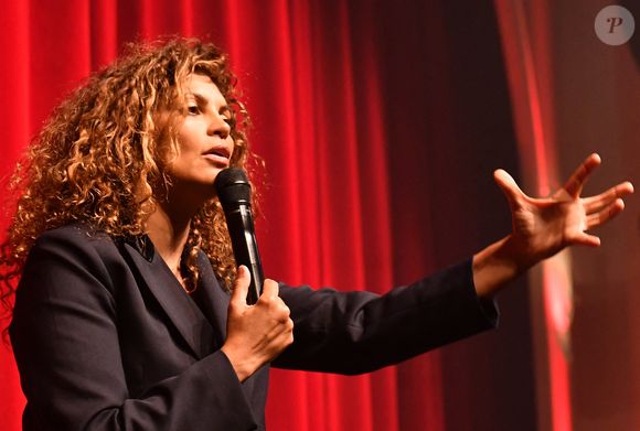 Les faits auraient eu lieu lundi 6 octobre sur les Champs-Élysées.

Nawell Madani lors de l'inauguration du théâtre du Palais des Glaces à Paris après des travaux de rénovation.
© Veeren / Bestimage