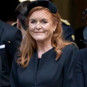 Sarah Ferguson quitte la cathédrale de Westminster après les funérailles de la duchesse de Kent. Photo par GOFF / BESTIMAGE