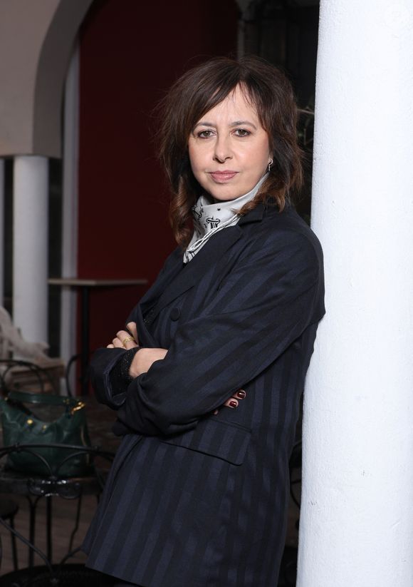 "C’est terrifiant et insupportable qu’on l’autorise à remonter sur scène. Marie était merveilleuse. C’est elle qui méritait d’être dans la lumière et applaudie. Pas lui".

Exclusif - Rendez-vous avec Valérie Bonneton ("L'affaire Laura Stern") lors du 2ème Festival Creatvty 2025 des séries et créations audiovisuelles à Sète, le 14 novembre 2025.
© Denis Guignebourg / Bestimage